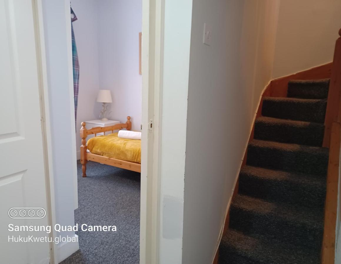 Salisbury House-huku Kwetu Spacious 4 Bedroom House- Sleeps 6 - Luton Town Centre Luton (Bedfordshire)